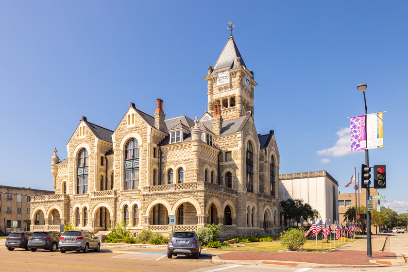 enjoy-the-best-outdoor-attractions-when-you-retire-in-active-senior