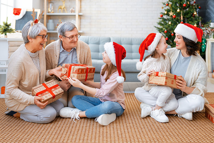 Christmas Rada 10 Ways Seniors Can Create And Celebrate Positive Memories With Their ...